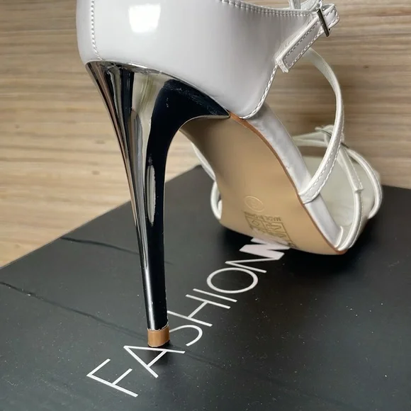 Fashion Nova Leveling Up white Heels size 6 NWB - Picture 5 of 8